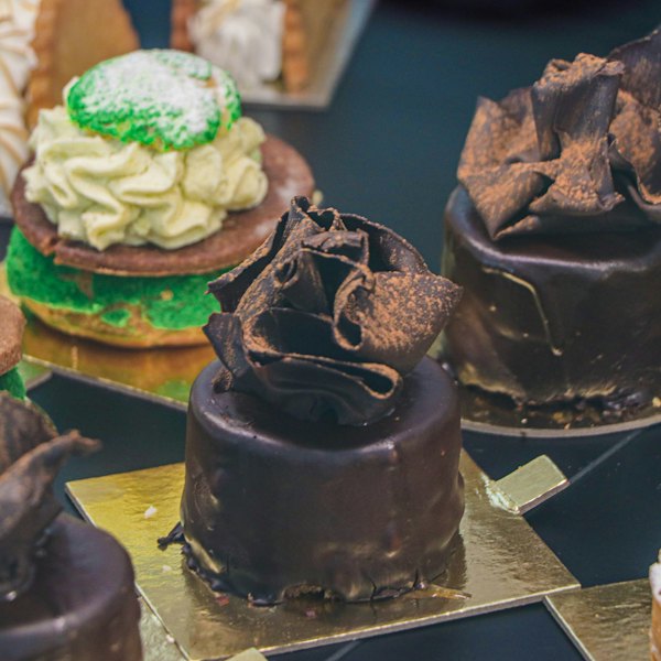 Cakes & Pastries